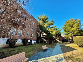 138-29 Jewel Ave 2D, Kew Garden Hills, NY 11367