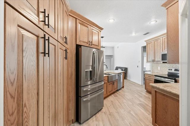 2214 LONGMORE CIRCLE, Valrico, FL 33596