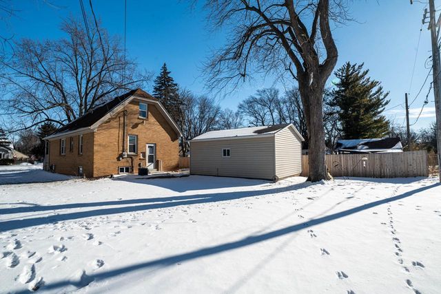 5813 S 112th STREET, Hales Corners, WI 53130