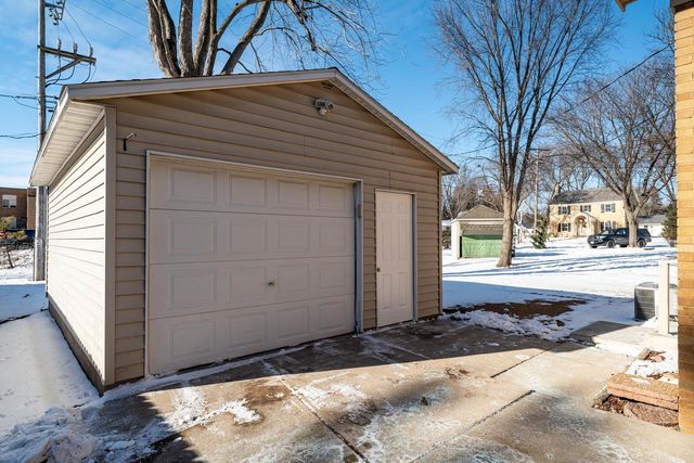 5813 S 112th STREET, Hales Corners, WI 53130