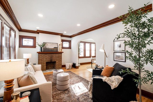 5813 S 112th STREET, Hales Corners, WI 53130