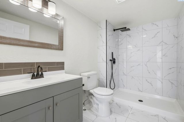 715 S Juniper St, Kennewick, WA 99336