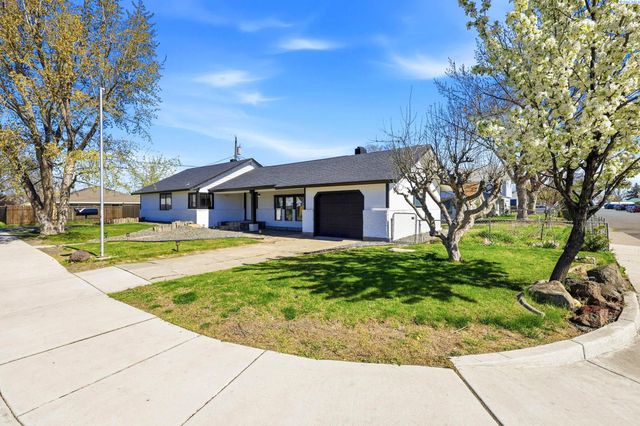 715 S Juniper St, Kennewick, WA 99336
