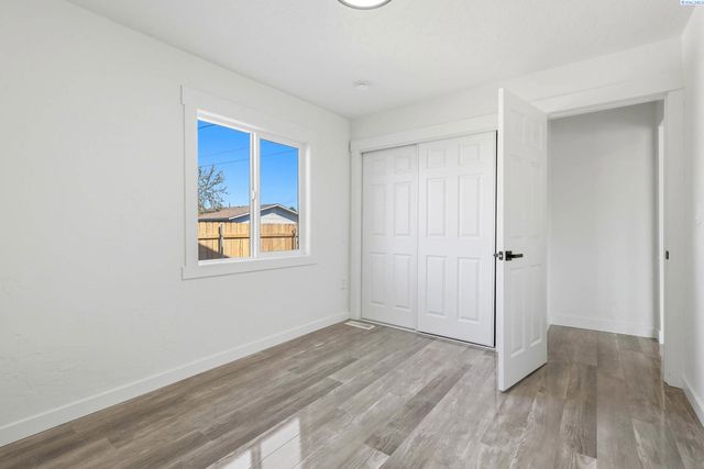 715 S Juniper St, Kennewick, WA 99336