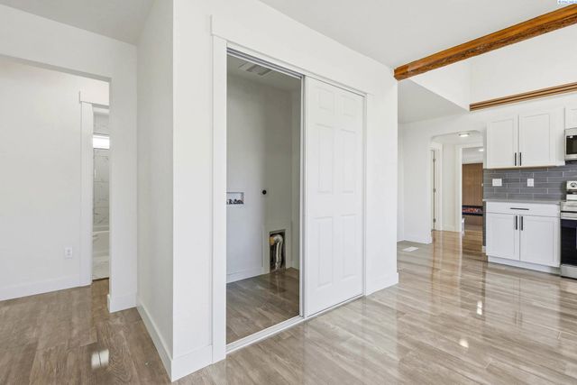 715 S Juniper St, Kennewick, WA 99336