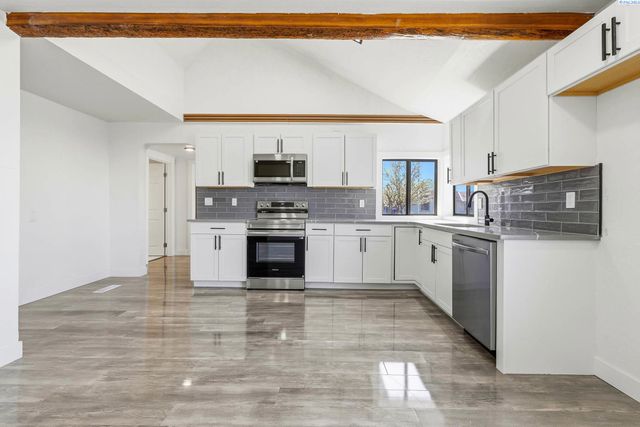 715 S Juniper St, Kennewick, WA 99336