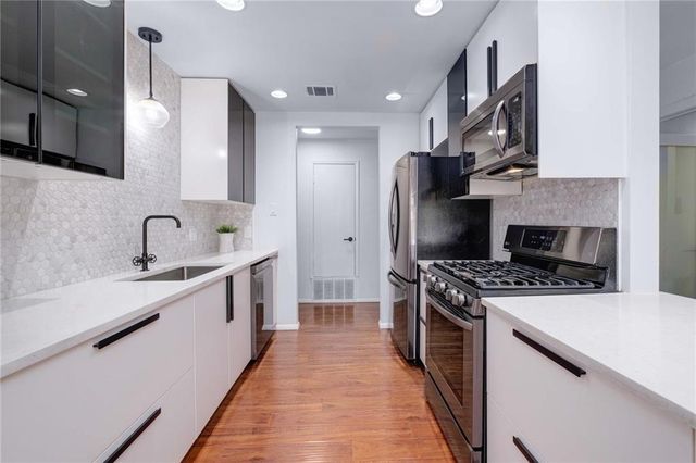 11007 Applewood DR, Austin, TX 78758