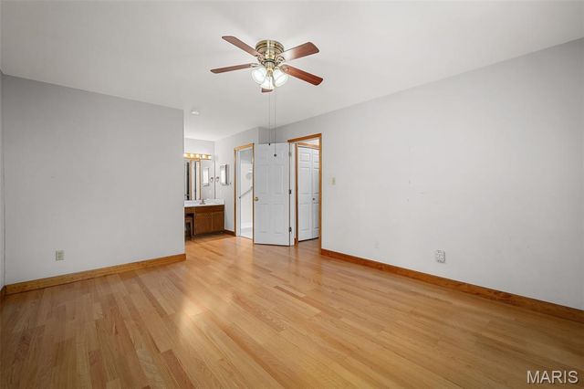 5116 Kennerly Place Drive, St Louis, MO 63128