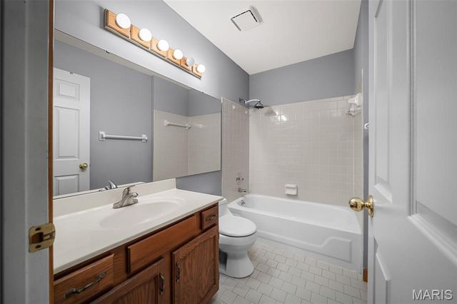 5116 Kennerly Place Drive, St Louis, MO 63128
