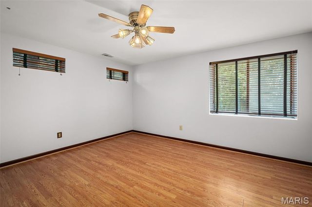 5116 Kennerly Place Drive, St Louis, MO 63128