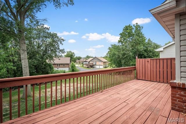 5116 Kennerly Place Drive, St Louis, MO 63128