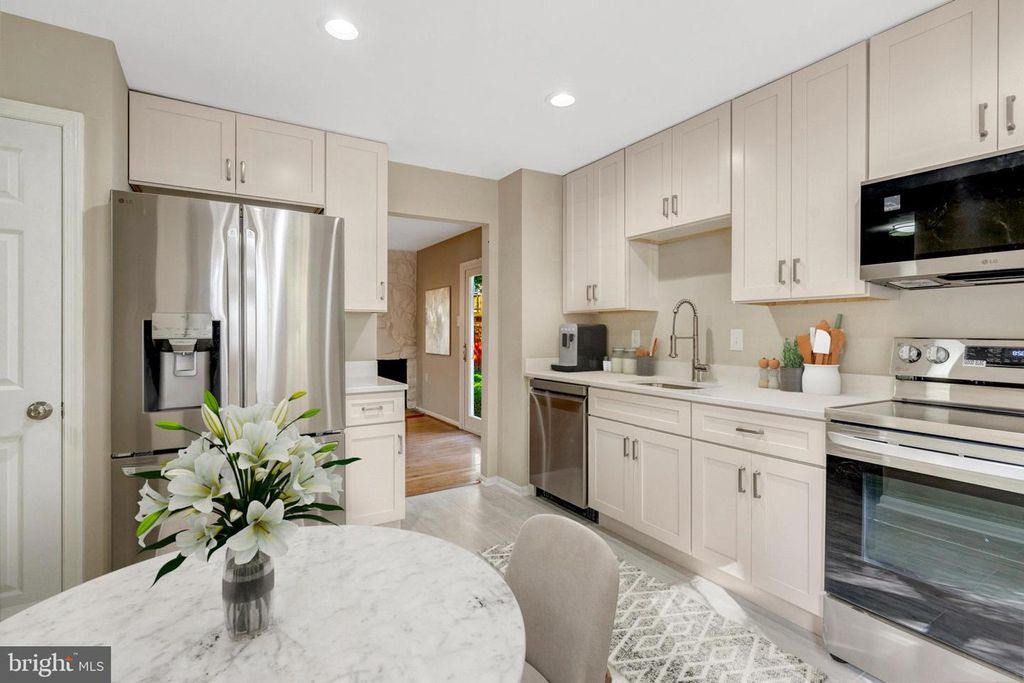 6108 POND LILY CT, Burke, VA 22015