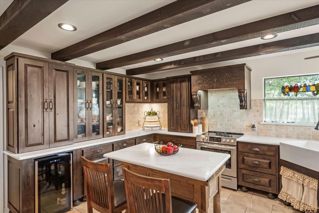 442 Greenbriar Trail, Holly Lake Ranch, TX 75765