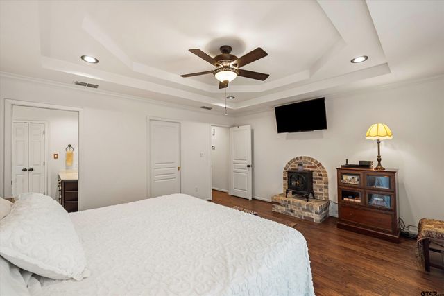 442 Greenbriar Trail, Holly Lake Ranch, TX 75765