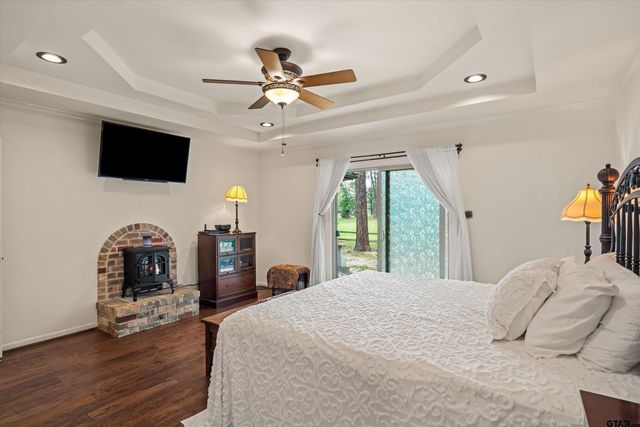 442 Greenbriar Trail, Holly Lake Ranch, TX 75765