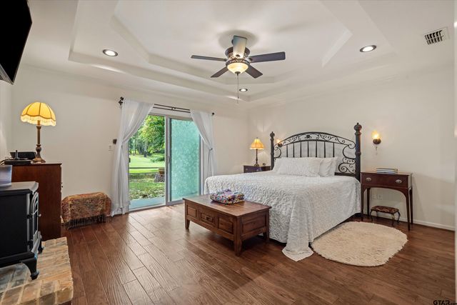 442 Greenbriar Trail, Holly Lake Ranch, TX 75765