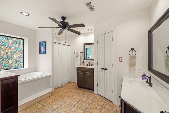 442 Greenbriar Trail, Holly Lake Ranch, TX 75765