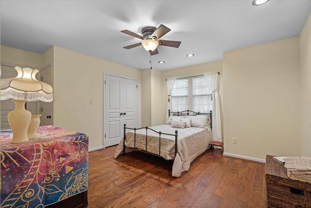 442 Greenbriar Trail, Holly Lake Ranch, TX 75765