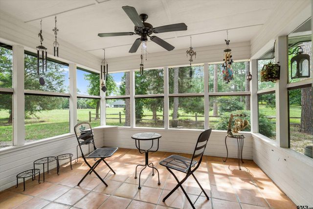 442 Greenbriar Trail, Holly Lake Ranch, TX 75765