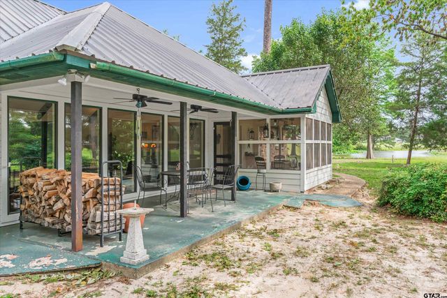 442 Greenbriar Trail, Holly Lake Ranch, TX 75765
