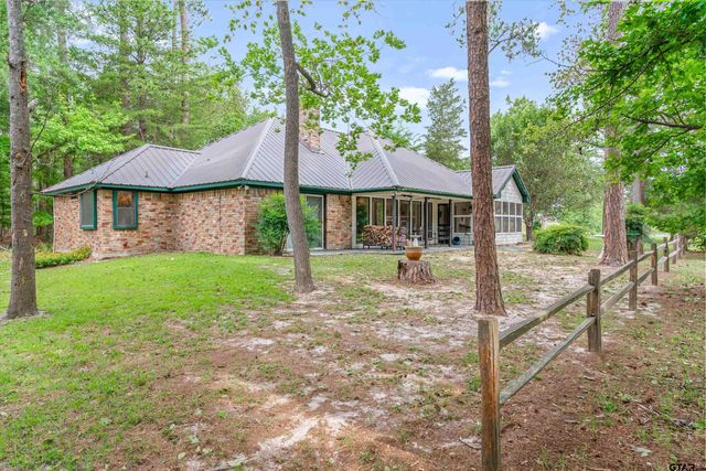 442 Greenbriar Trail, Holly Lake Ranch, TX 75765