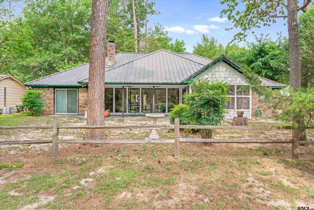 442 Greenbriar Trail, Holly Lake Ranch, TX 75765