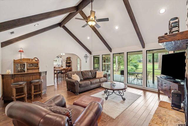 442 Greenbriar Trail, Holly Lake Ranch, TX 75765