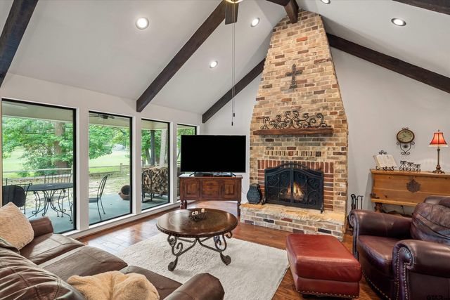 442 Greenbriar Trail, Holly Lake Ranch, TX 75765