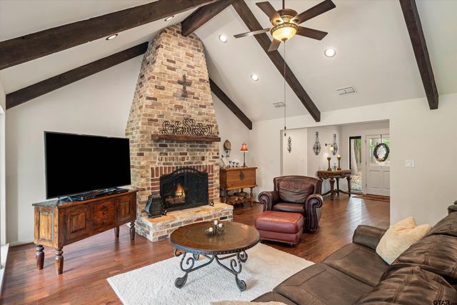 442 Greenbriar Trail, Holly Lake Ranch, TX 75765