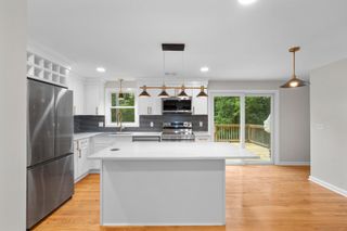 240 West Lake Avenue, Guilford, CT 06437