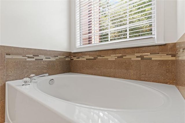 8210 Shakerag Trace, Suwanee, GA 30024