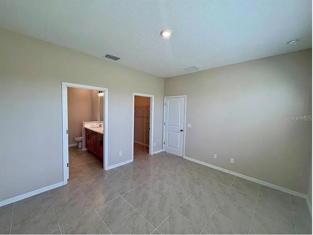 Image 19 of property listing at 16439 PAYNES MILL DRIVE, Bradenton, FL 34211