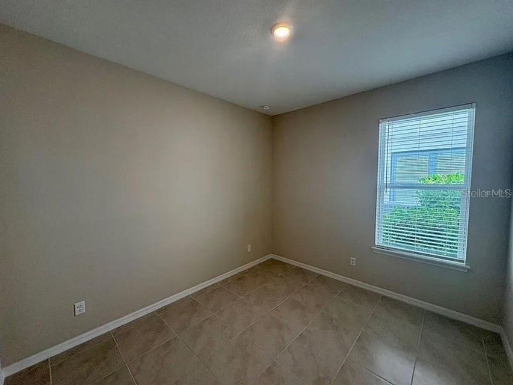 Image 8 of property listing at 16439 PAYNES MILL DRIVE, Bradenton, FL 34211