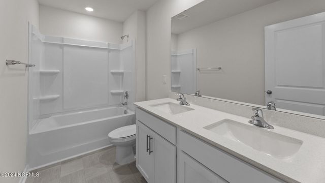 1527 Stonebriar Drive, Winterville, NC 28590