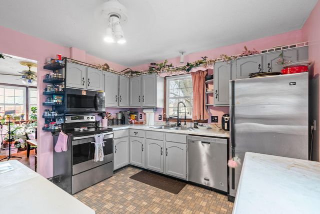 38804 8th Avenue, North Branch, MN 55056