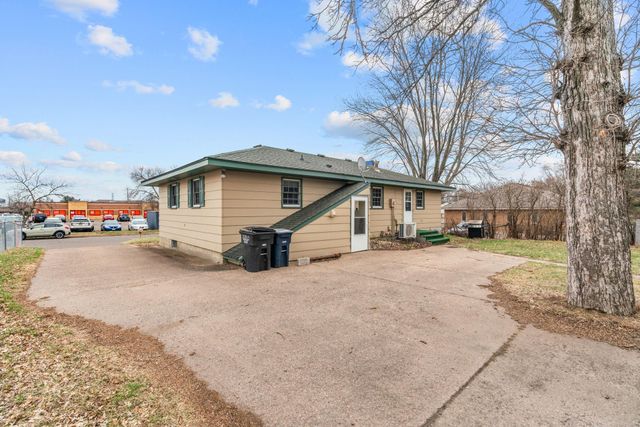 38804 8th Avenue, North Branch, MN 55056