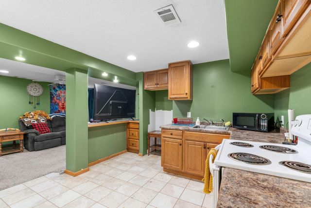 38804 8th Avenue, North Branch, MN 55056
