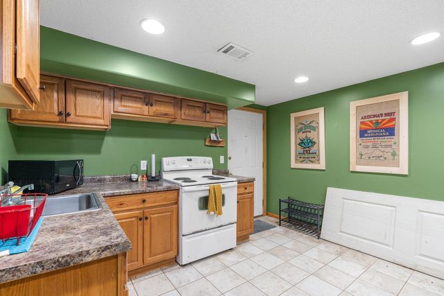 38804 8th Avenue, North Branch, MN 55056