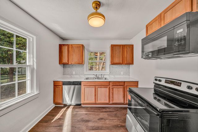 2610 Vancouver DR NW, Roanoke, VA 24012