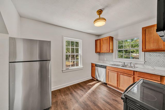 2610 Vancouver DR NW, Roanoke, VA 24012