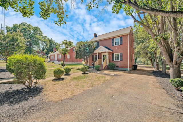 2610 Vancouver DR NW, Roanoke, VA 24012