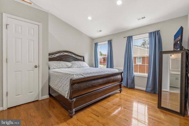 14707 DUNBAR LN, Woodbridge, VA 22193