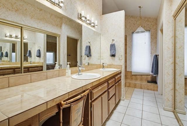 8672 Aquarius Dr, San Diego, CA 92126