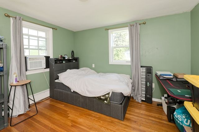 799 Franklin St, Worcester, MA 01604