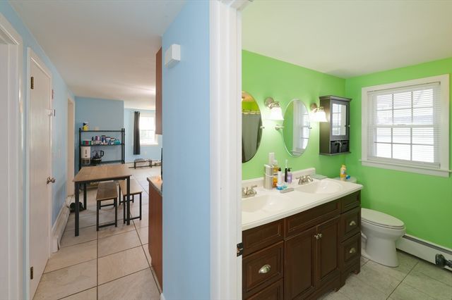 799 Franklin St, Worcester, MA 01604