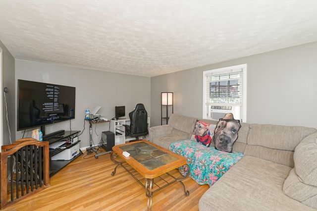 799 Franklin St, Worcester, MA 01604