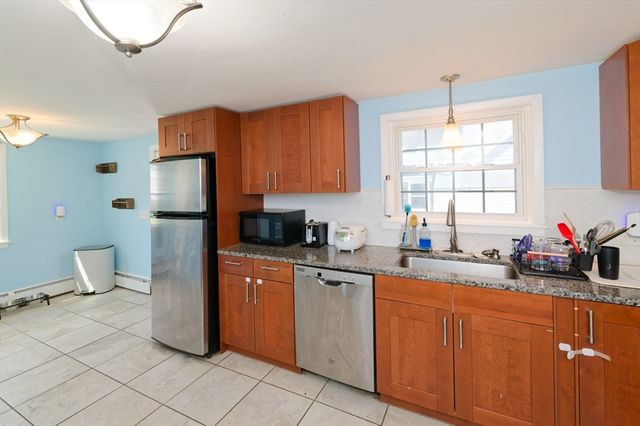799 Franklin St, Worcester, MA 01604