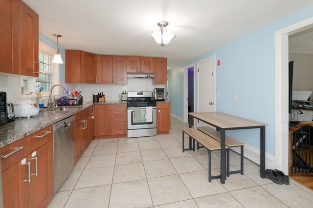 799 Franklin St, Worcester, MA 01604