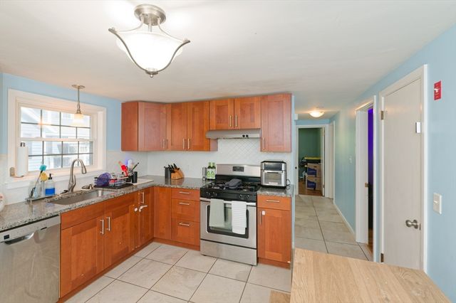 799 Franklin St, Worcester, MA 01604