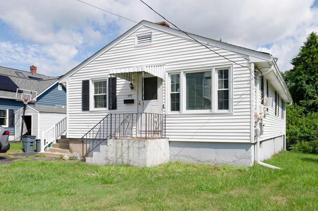 799 Franklin St, Worcester, MA 01604